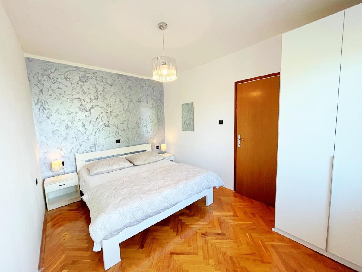 Adria Holiday Home Пинезичи Экстерьер фото