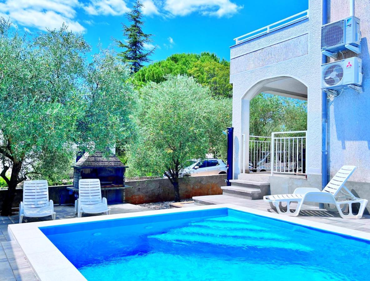 Adria Holiday Home Пинезичи Экстерьер фото