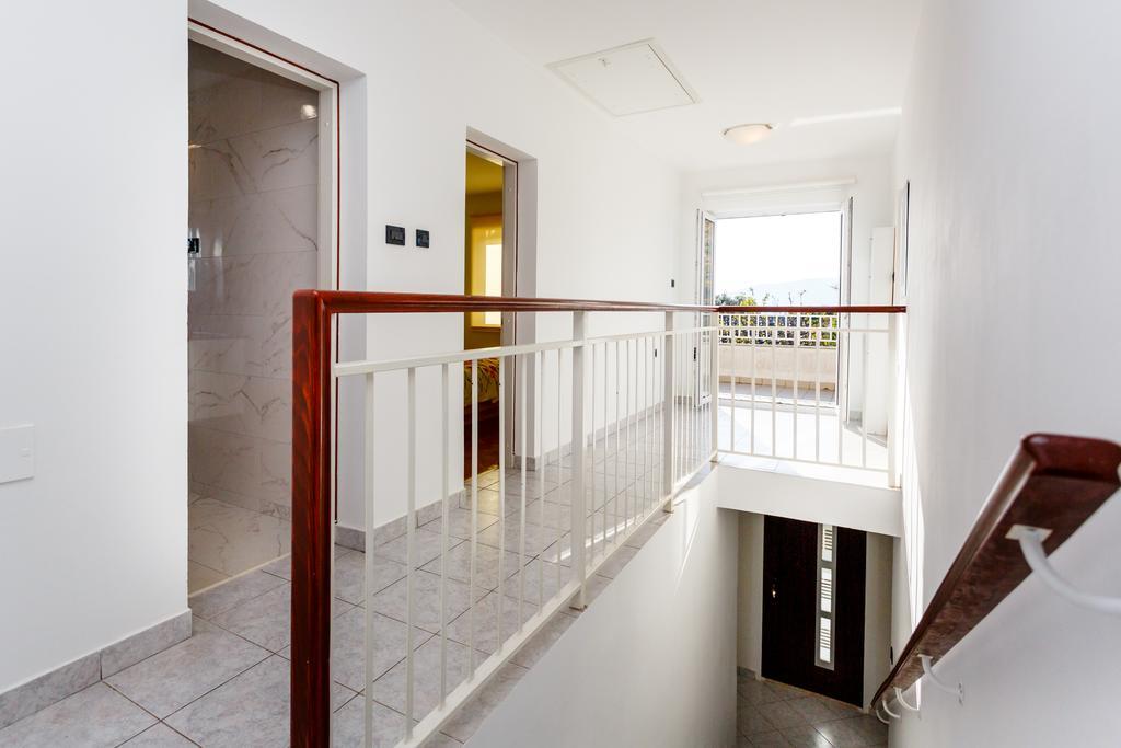 Adria Holiday Home Пинезичи Экстерьер фото